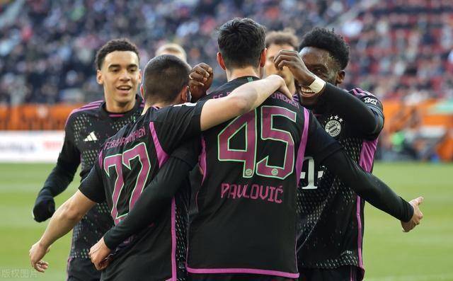 拜仁慕尼黑主场称霸德甲，继续居首的简单介绍