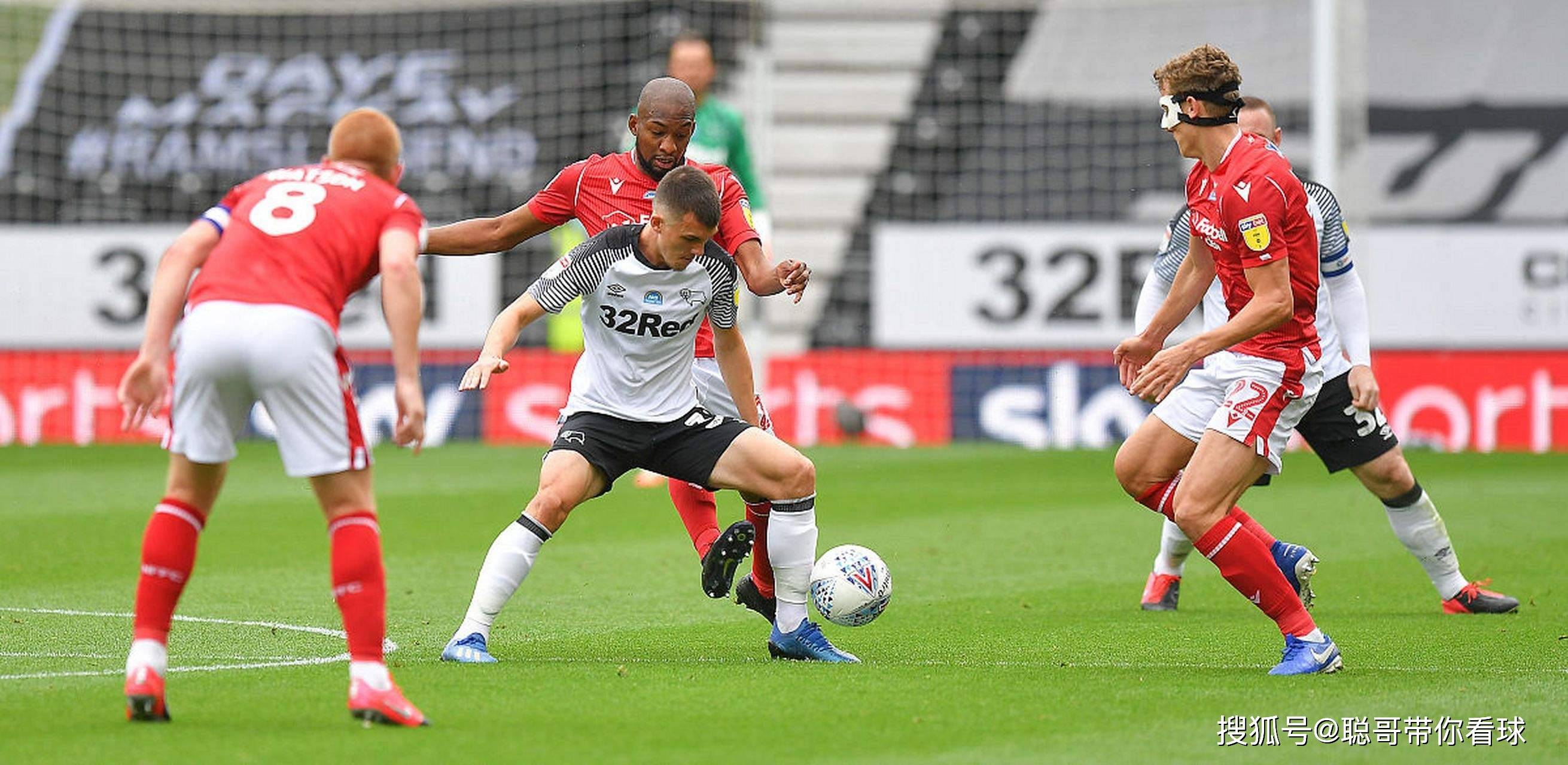 汉堡队披荆斩棘,连胜奋勇前行的简单介绍 汉堡队披荆斩棘,连胜奋勇前行的简单介绍