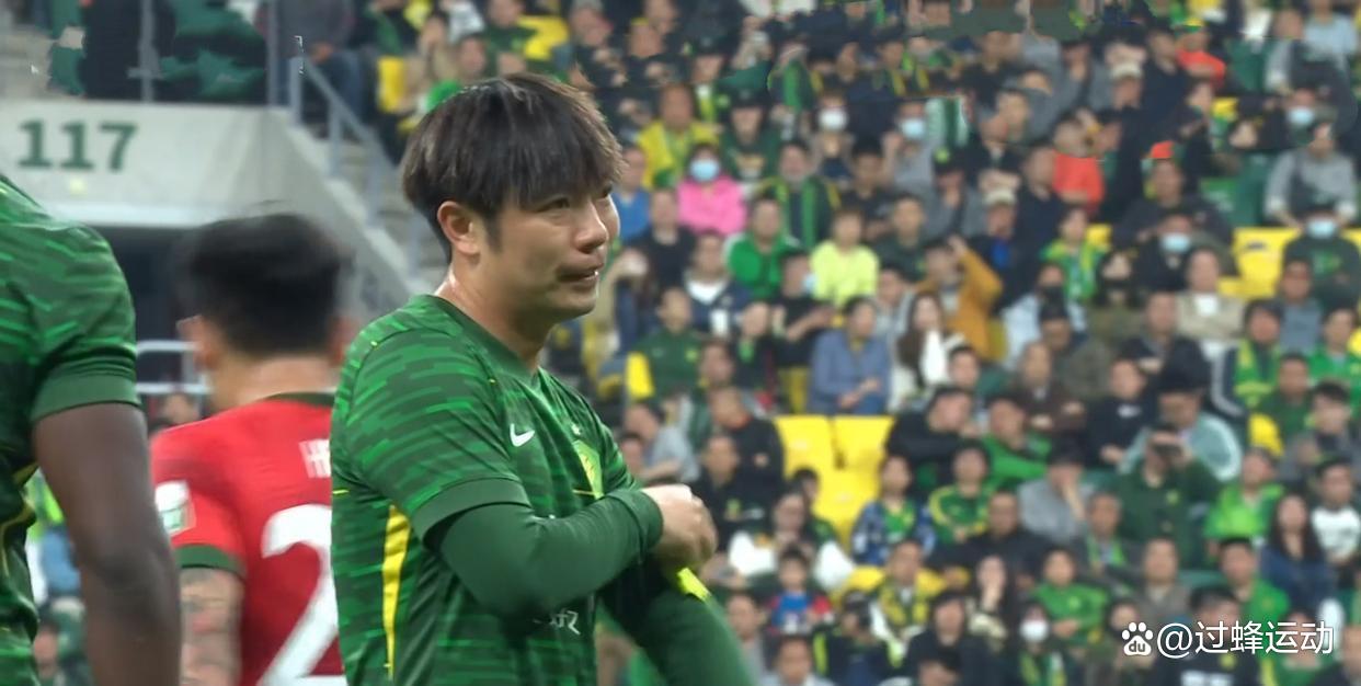 包含国安场边指挥情绪激动,马竞队员怒摔水瓶!的词条 包含国安场边指挥情绪激动,马竞队员怒摔水瓶!的词条