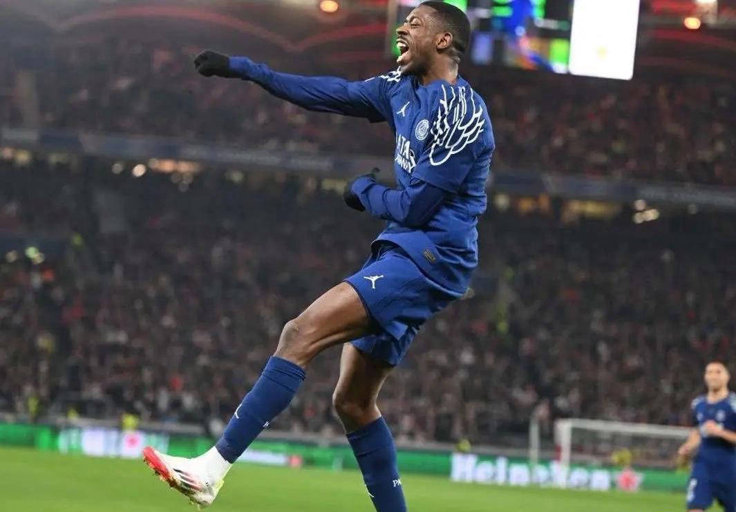 姆巴佩赛前列队欢迎拜仁,尊重对手尽显风度!的简单介绍 姆巴佩赛前列队欢迎拜仁,尊重对手尽显风度!的简单介绍