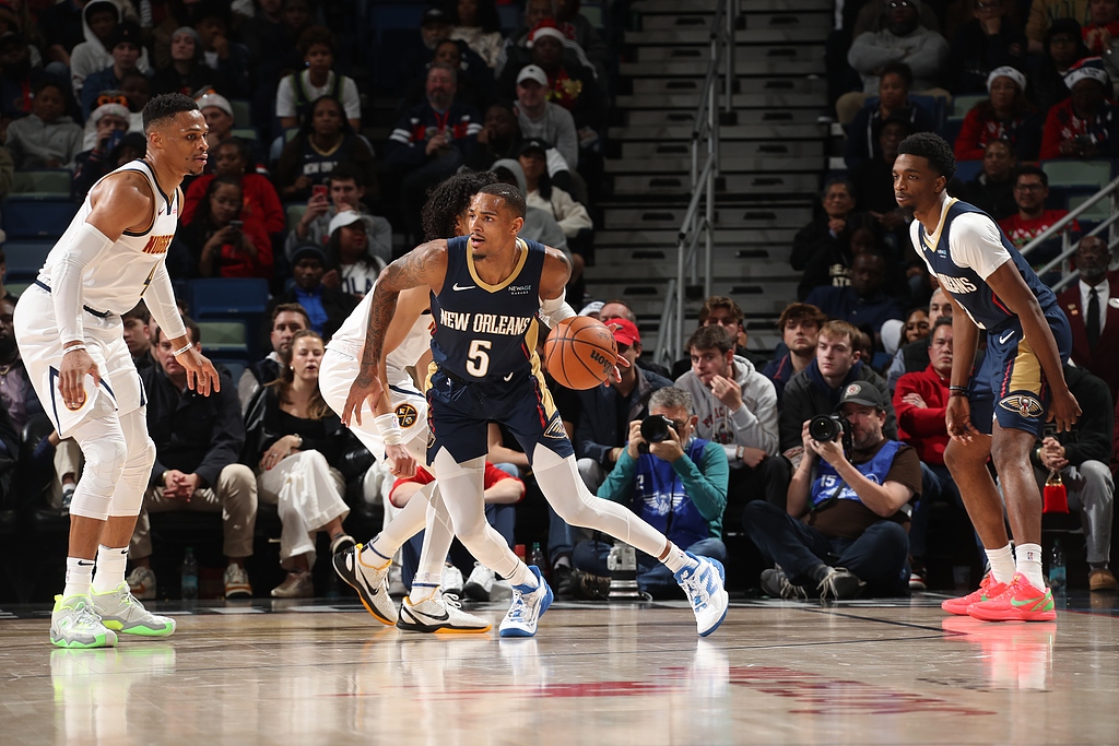 西蒙斯险胜约基奇，鹈鹕关键表现点燃全场！的简单介绍