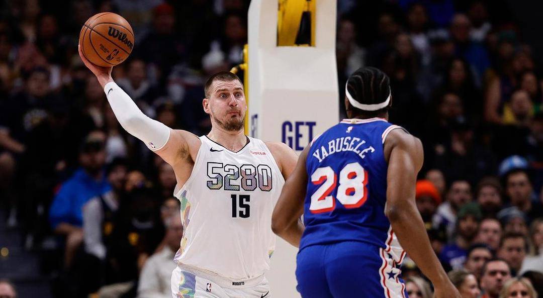 西蒙斯险胜约基奇，鹈鹕关键表现点燃全场！的简单介绍