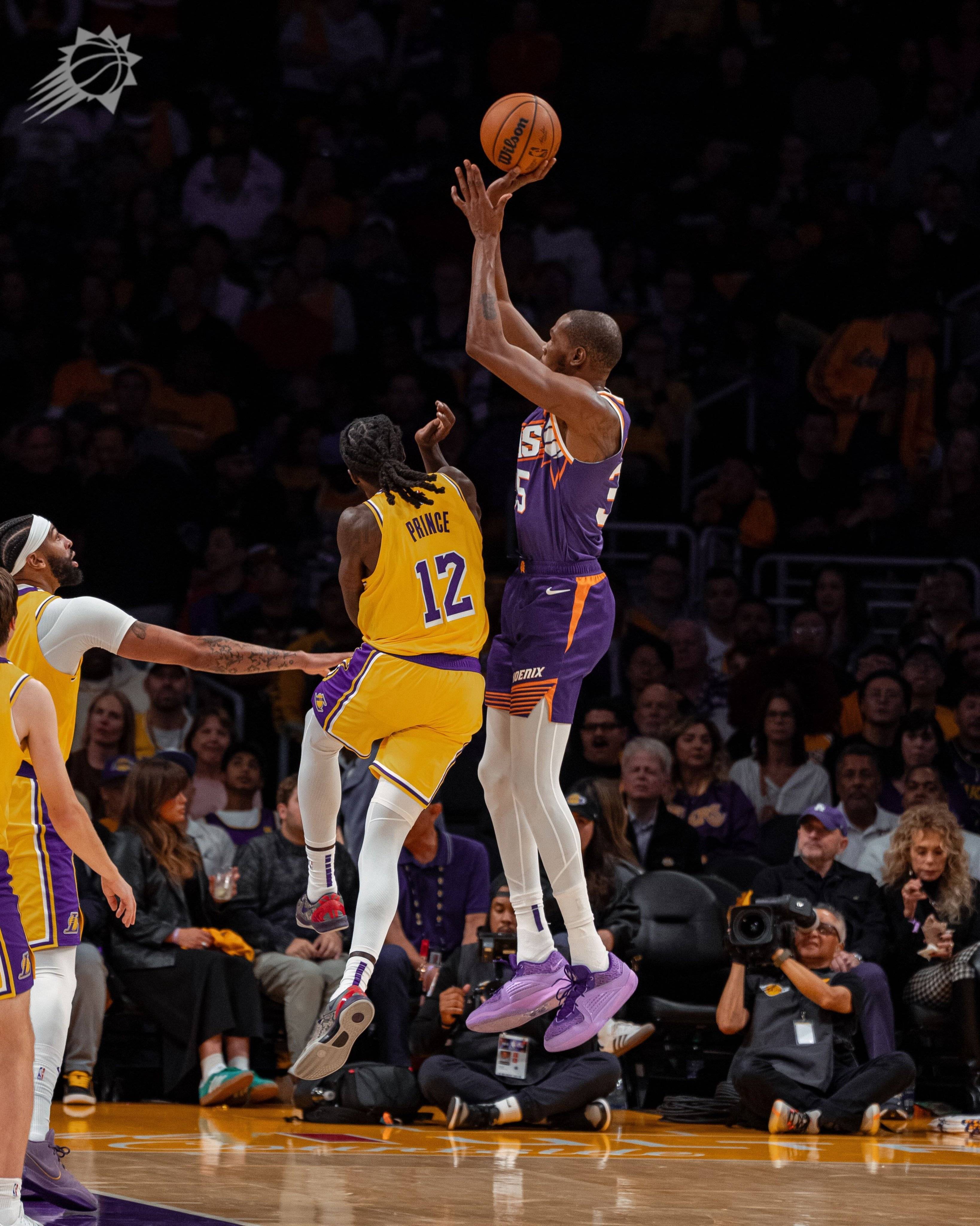 杜兰特巅峰对决，浓眉哥与30激战皇家马德里分钟，精彩发挥胜负难料！的简单介绍